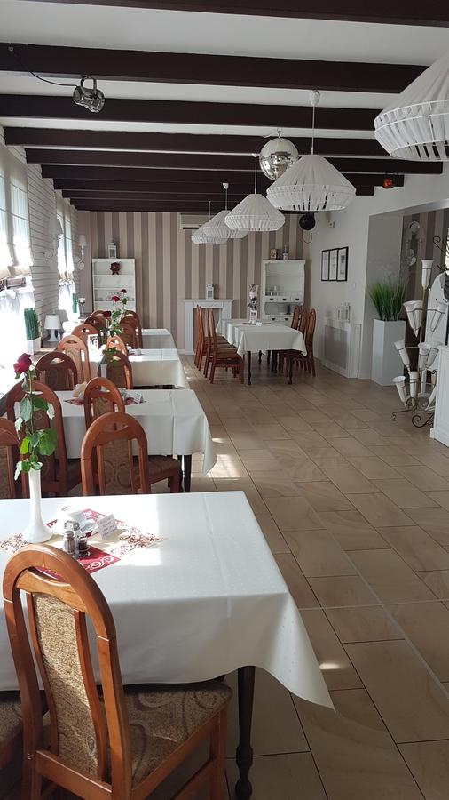 Restauracja I Noclegi Pod Sikorka Kobior Exterior foto